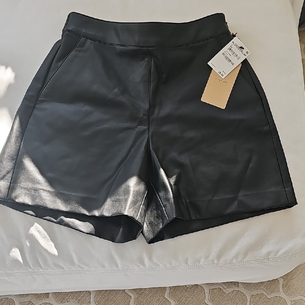 Halogen (Nordstrom) Black Faux Leather Women's Shorts, Size Small, NWT